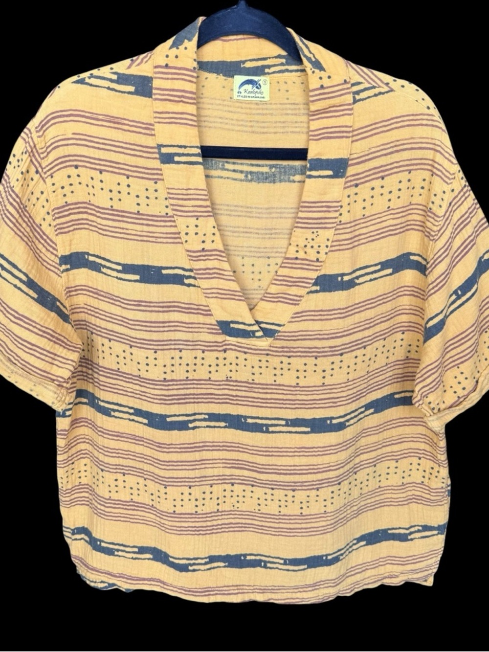 Kealopiko women’s blouse top size Small 
100% cotton soft gauze like fabric